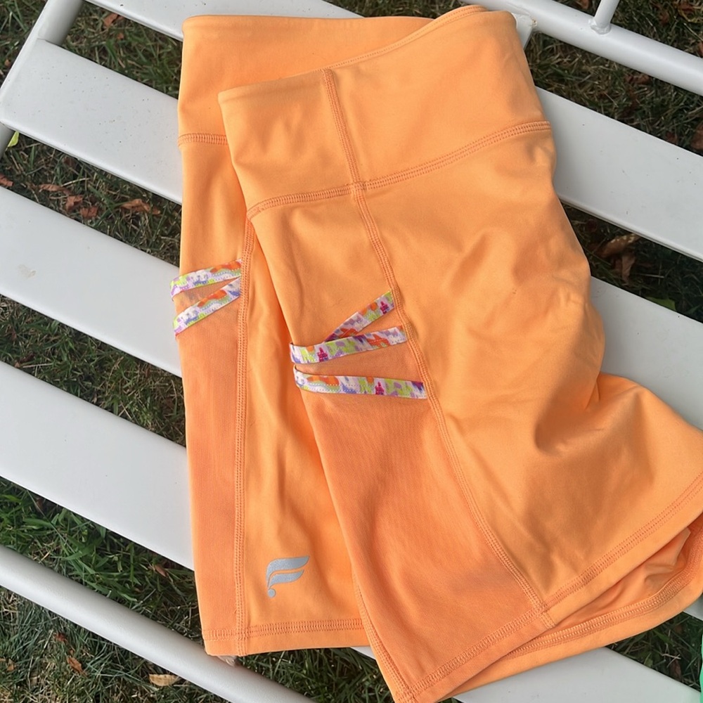 Bundle of 5 Fabletics NWOT Women's Shorts and Leggings size XL & XXL - Picture 2 of 5